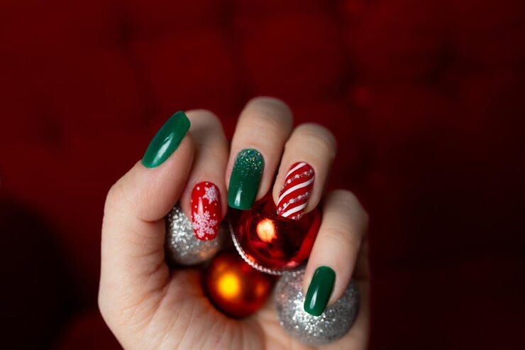 12 Christmas Nail Designs to Elevate Your Holiday Look!